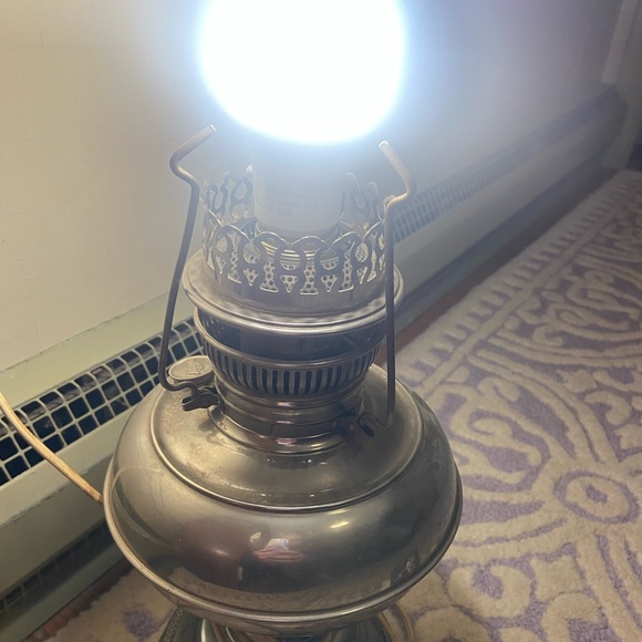 Antique Rayo converted oil lamp working - Picture 12 of 15